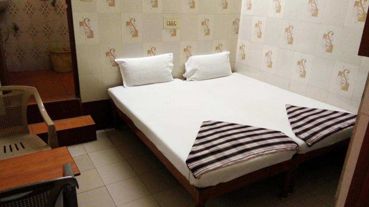 Hotel Sriram Lodge Tirupati Exterior foto